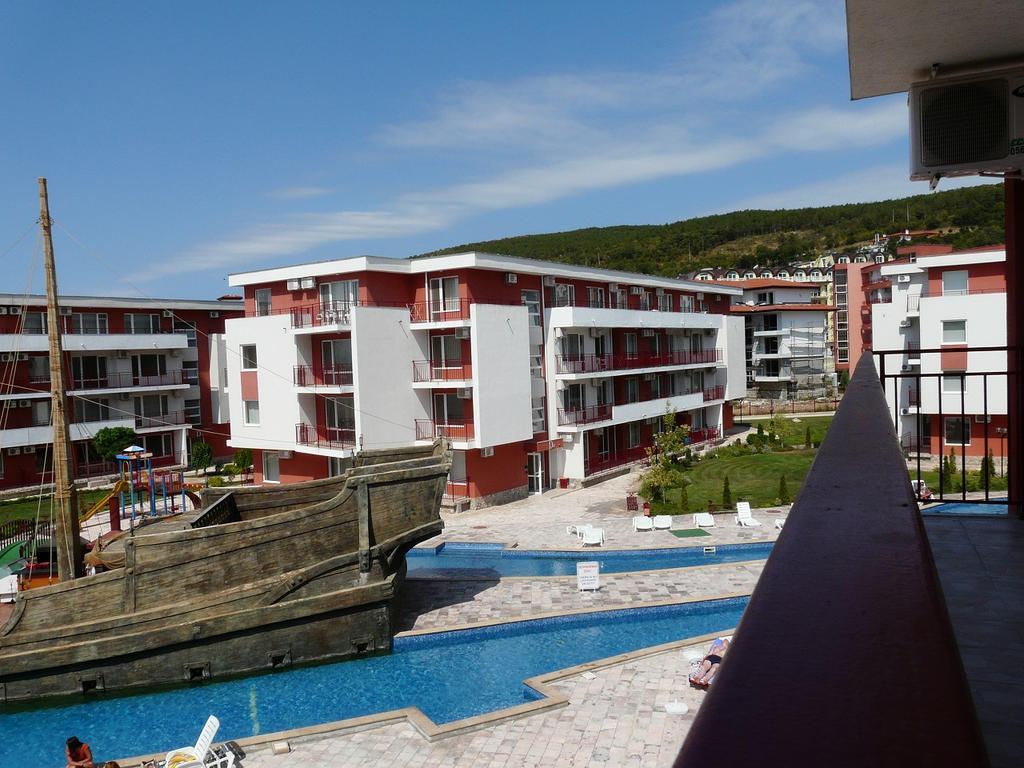 Apartments Privilige Fort Beach Elenite Exterior foto