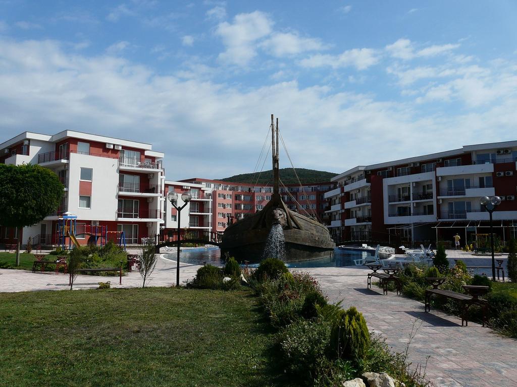 Apartments Privilige Fort Beach Elenite Exterior foto